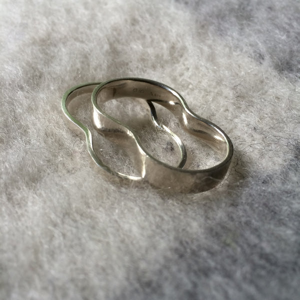 Sanaa Ring, thin